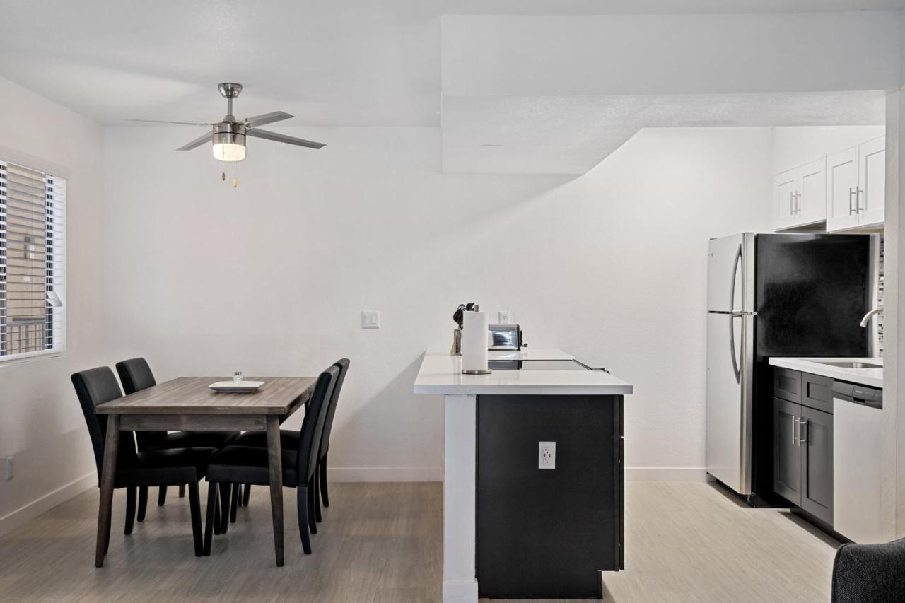 Newly Renovated 2Br Apartment W Pool By Stay Gia Phoenix Exterior foto
